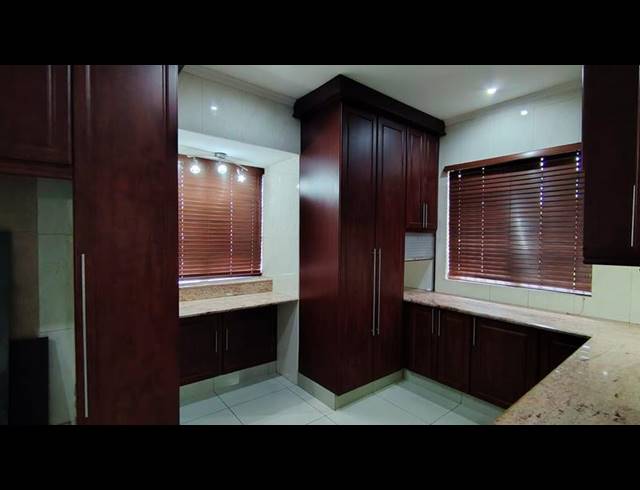 OFFICE PROPERTY TO RENT IN NORTHDENE